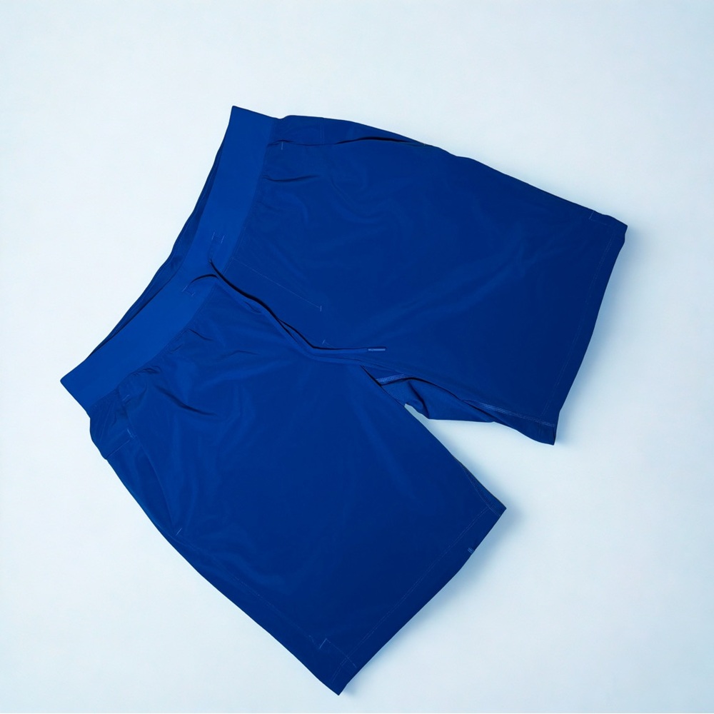 LULULEMON License To Train Liner-less Shorts Mens Size X-Large Royal Blue